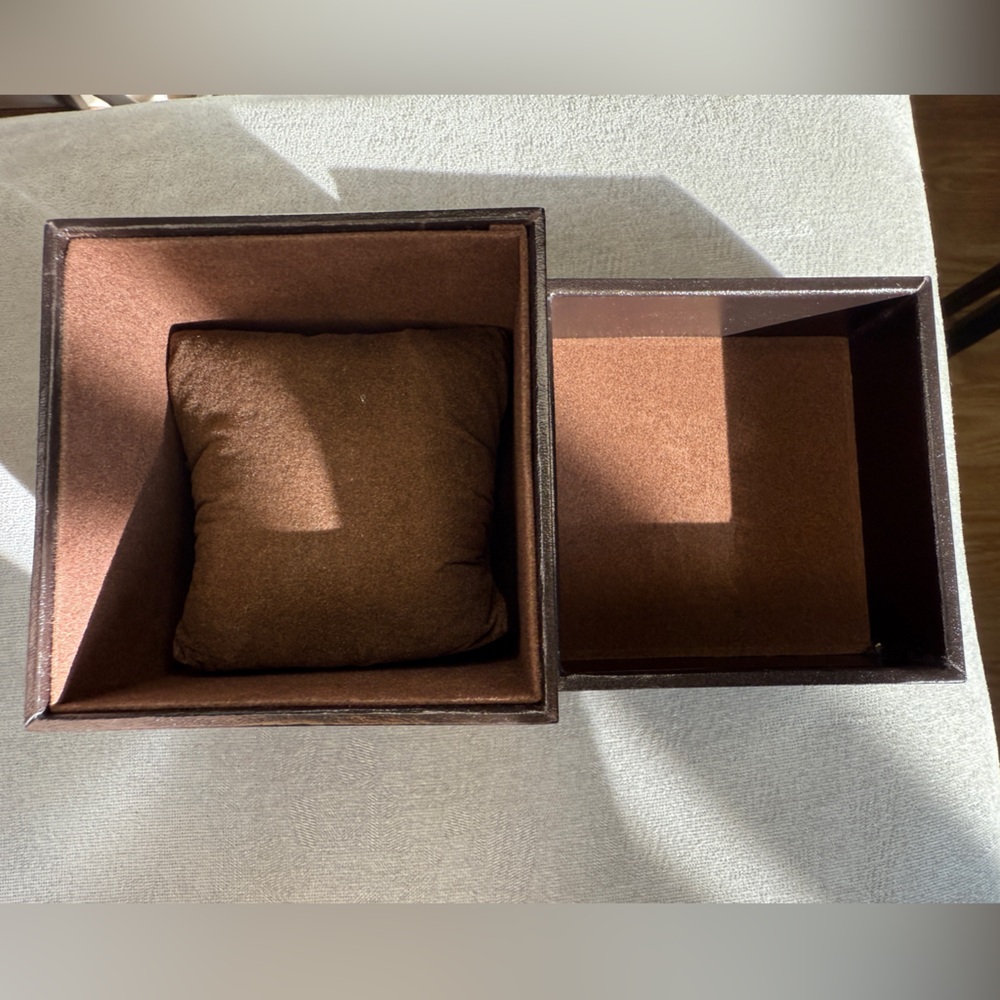 Michael Kors Brown Watch Box - Picture 10 of 16